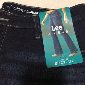 Lee Rider jeans.